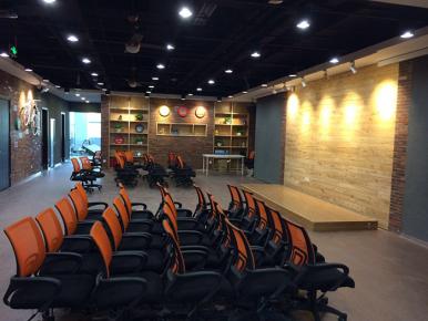 祝賀獵聘網工地按時完工